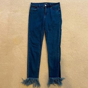 Skinny Jeans with Fringe Bottoms